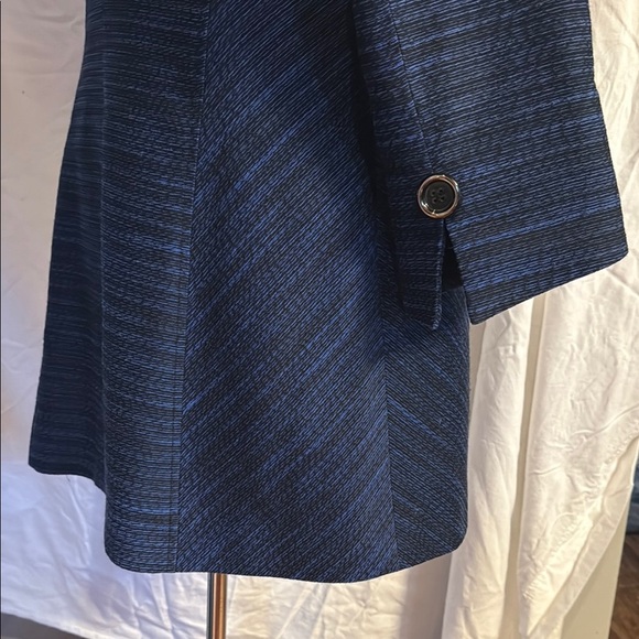 Mary Kay by T Winhill Blue Tailored Blazer with Notched Lapel - Picture 2 of 12